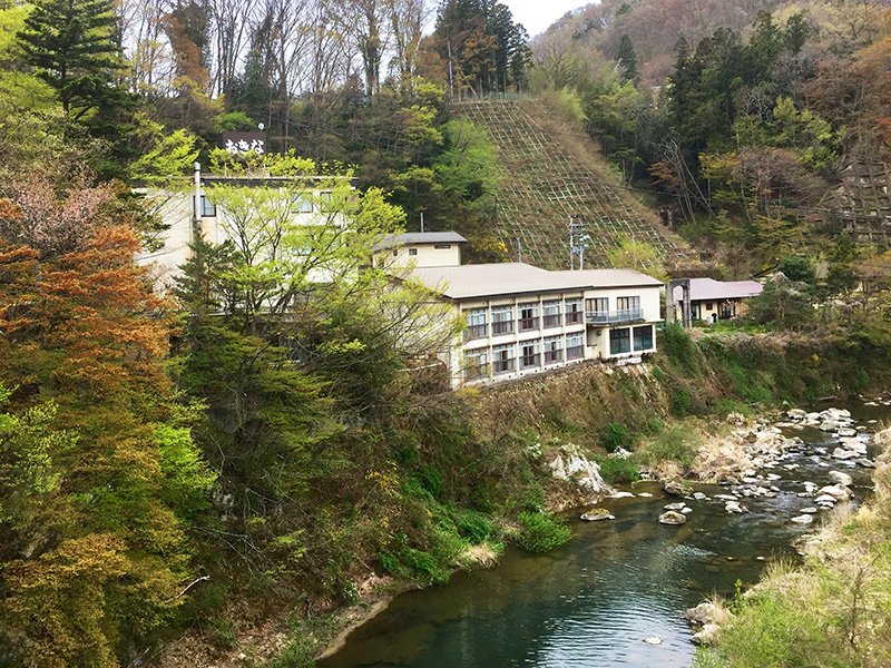 福島県の穴原温泉「おきな旅館」で源泉100％と静かな温泉宿を楽しむ